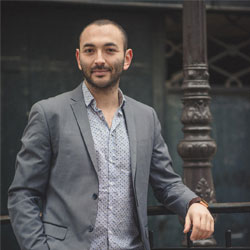 Graines-d-Hypnose-Adil-Sermouh-portrait carre-hypnotherapeute-montpellier-34-hypnotiseur-a-distance-hypnotherapie-en-ligne-therapie-pour-arreter-de-fumer-dormir-maigrir-stress Graines d'hypnose, portrait d'Adil Sermouh, hypnothérapeute à montpellier et hypnotiseur à distance, hypnothérapie 34 pour arrêter la cigarette, dormir, maigrir, gérer stress angoisses