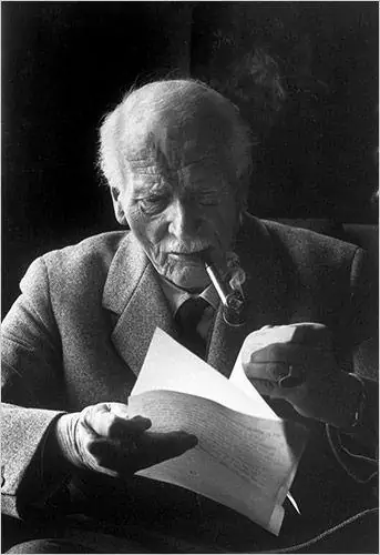 Carl Gustav Jung, histoire de l'hypnose, psychanalyse analytique, archétypes, graines d'hypnose